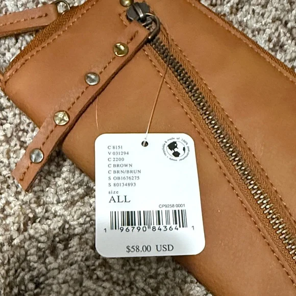 Free People Brown Leather Wristlet with Zipper Detail - Vegan - NWT! - Picture 2 of 6